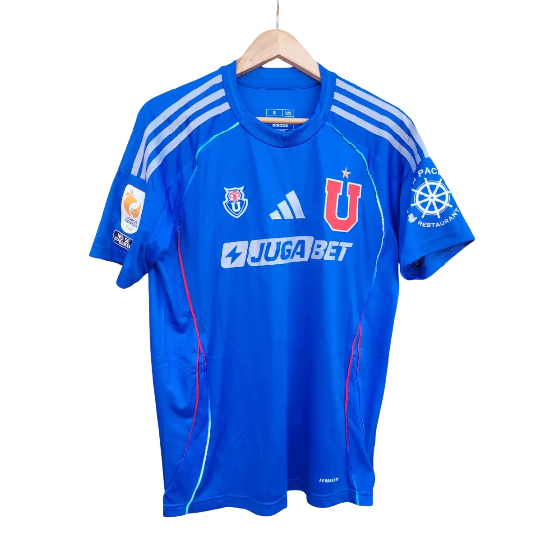 Diseño sin título - 2025-09-16T214848.550 Camiseta Universidad de Chile 2025 Marcelo Diaz - Imagen 1
